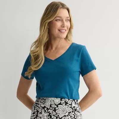Petite Croft & Barrow® Essential V-Neck Tee