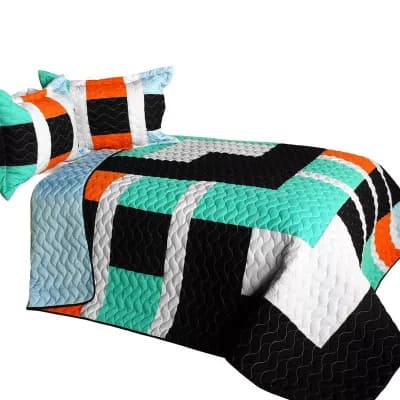 3 pc Bedding Quilt with Stitch Detail and Matching Shams