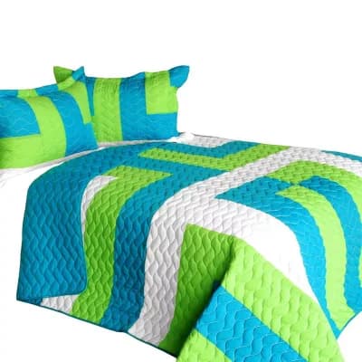 3 pc Patchwork Quilt Set With Geometric Pattern And Two Coordinated Shams