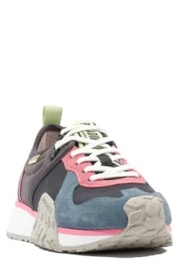 Troop Runner Sneaker