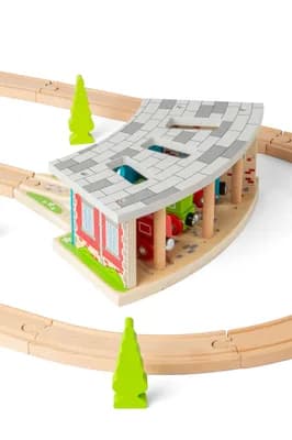 Triple Engine Shed