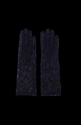 Lace gloves