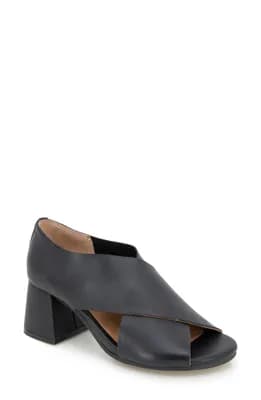 Yvette Sandal