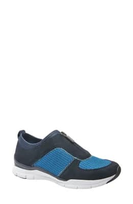 Fly Zip Sneaker