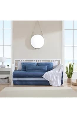 Coveside Daybed Quilt Set