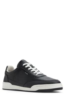 Maxi Low Top Sneaker